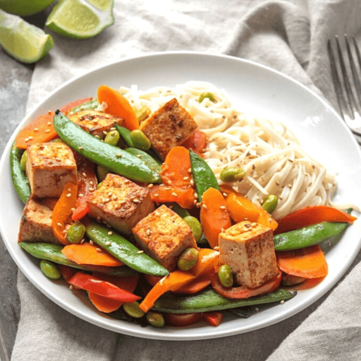 Sweet & Spicy Sriracha Tofu Stir Fry with Veggies