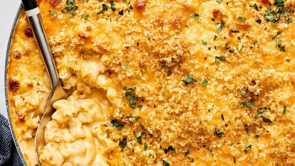 Classic Baked Macaroni and Cheese