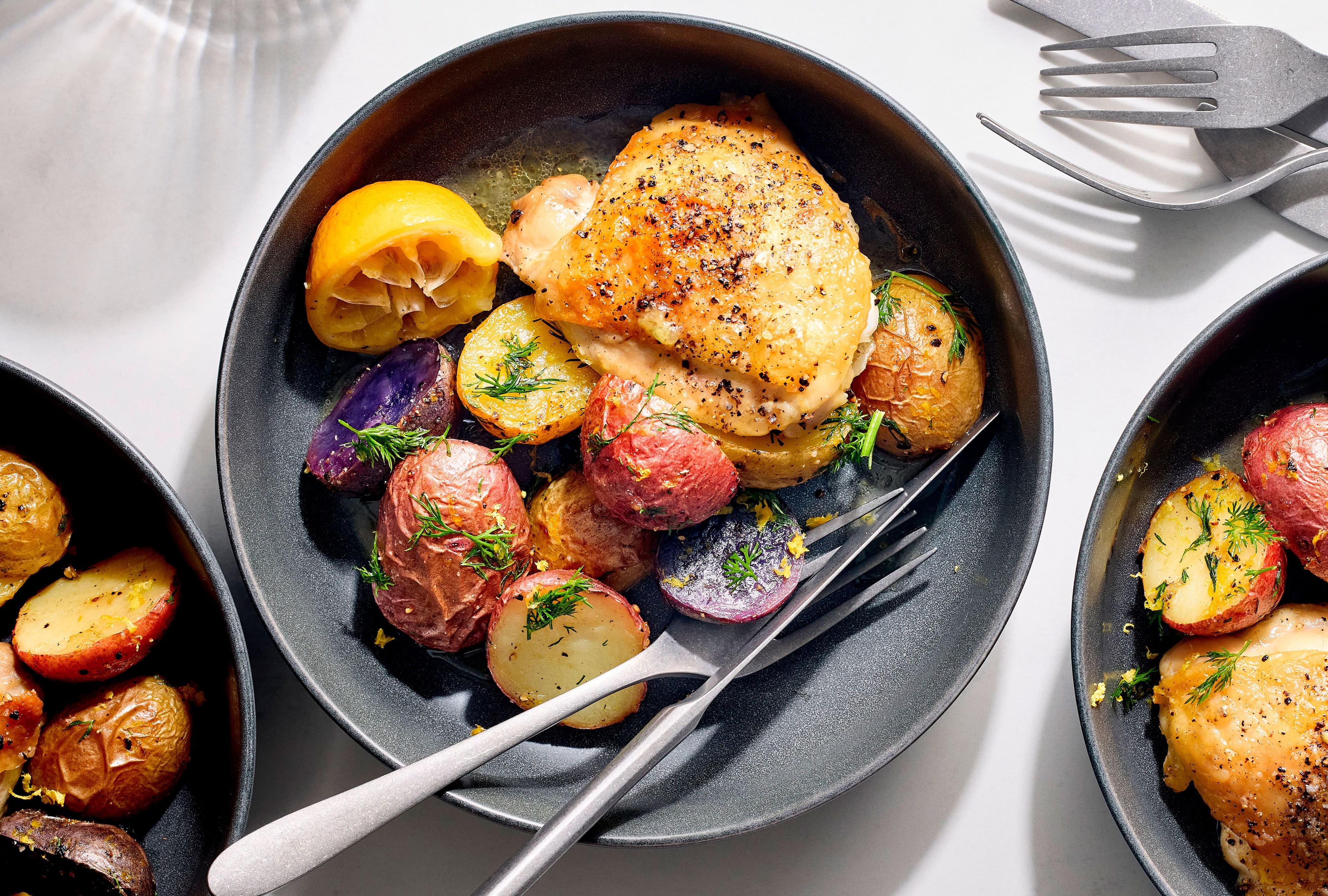 This 5-Ingredient, One-Pan Chicken Thigh Recipe Is a Weeknight Hero
