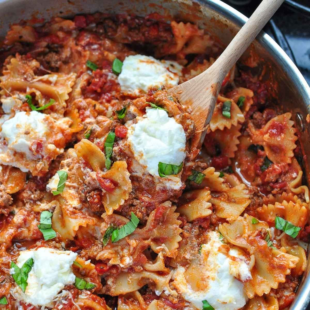 30-Minute Skillet Lasagna (Easy + AMAZING)