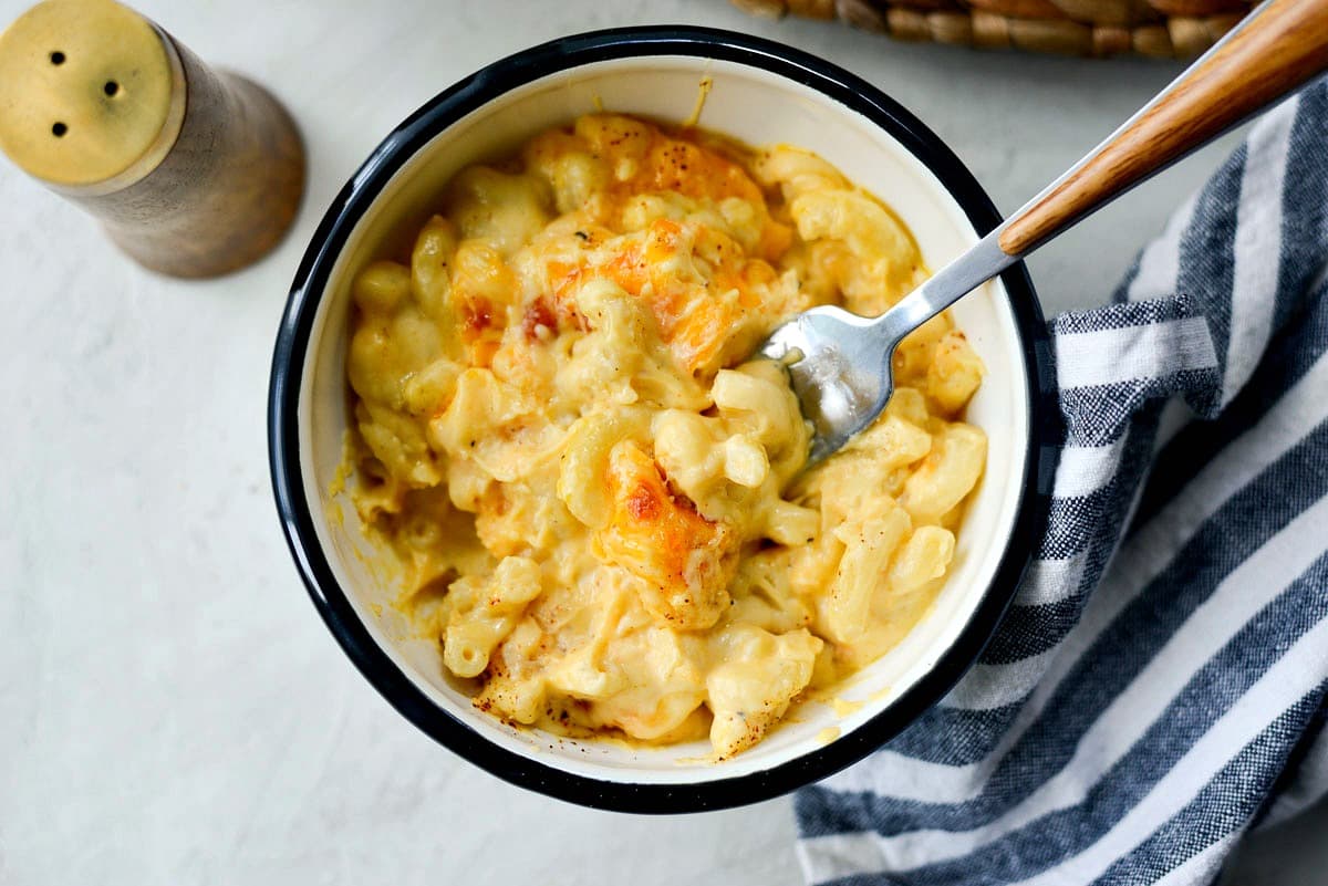 Easy Baked Mac and Cheese