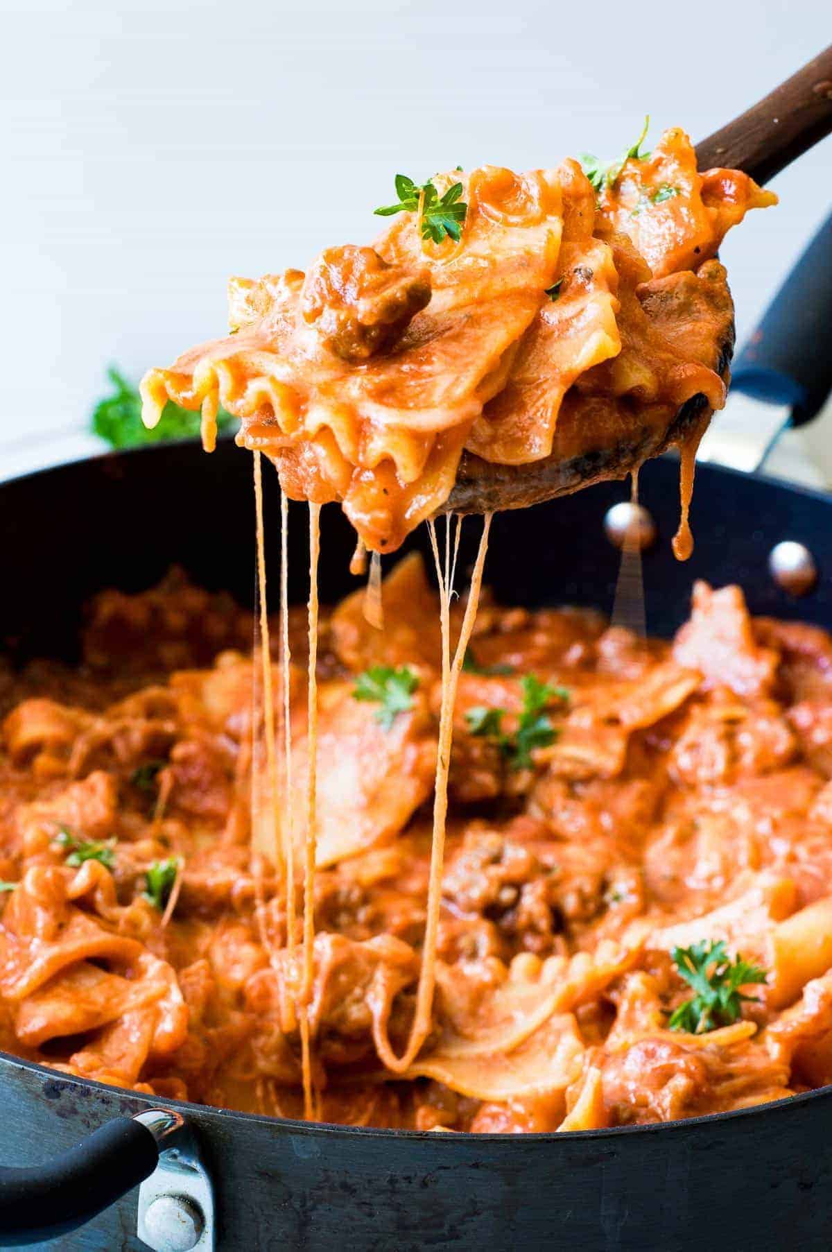 Easy Skillet Lasagna Recipe (30 Minutes & One Pot!)