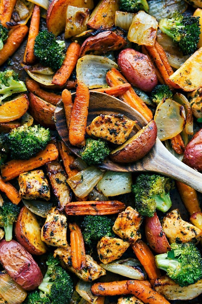 One Pan Roasted Garlic Parmesan Chicken and Veggies (Great Meal Prep)