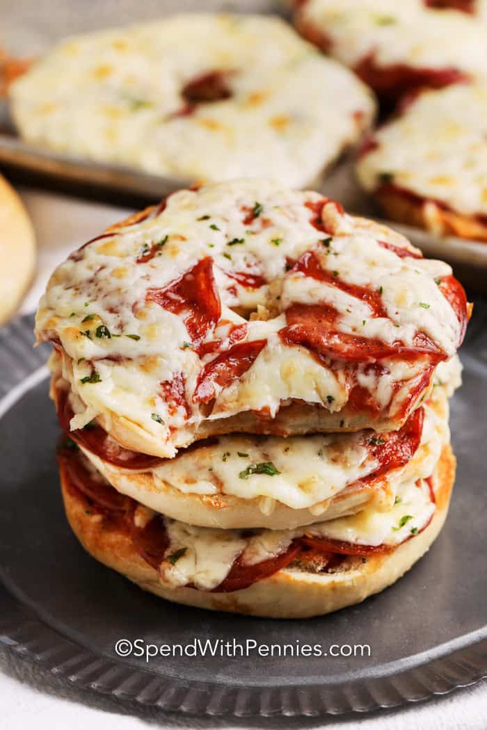 Quick and Easy Pizza Bagels